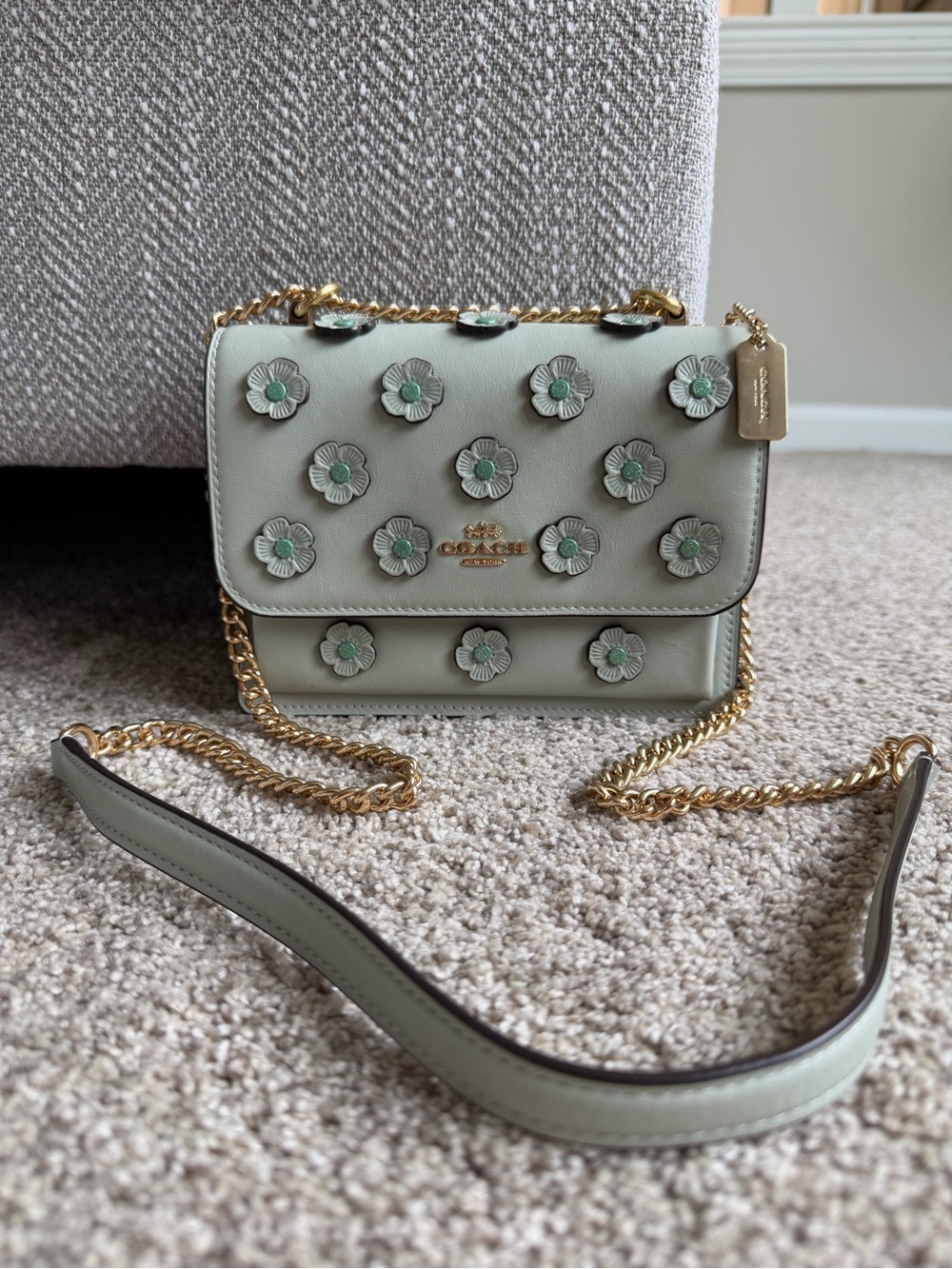 Coach Mini Klare Floral Appliqué Crossbody – Light Pistachio CAK00